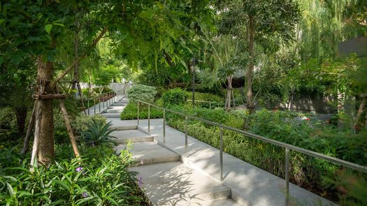 写真 1 of the Communal Garden Area at Heights Condo By Sunplay