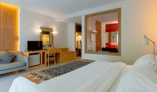 Studio Hotel / Resort zu verkaufen in Kathu, Phuket Loch Palm Residence