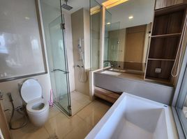 1 Schlafzimmer Appartement zu vermieten im The Esse Asoke, Khlong Toei Nuea