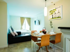 2 спален Кондо в аренду в Sabai Sathorn Exclusive Residence, Si Lom