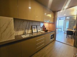 1 Bedroom Condo for sale at Siamese Exclusive Queens, Khlong Toei, Khlong Toei