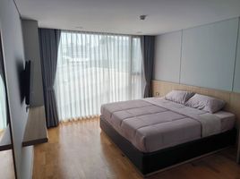 4 Bedroom Condo for rent at Piya Apartment Sukkhumvit 15, Khlong Toei Nuea