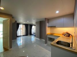2 Schlafzimmer Wohnung zu verkaufen im Resorta Yen-Akat, Chong Nonsi
