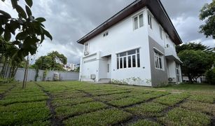 4 Bedrooms House for sale in Chomphon, Bangkok 