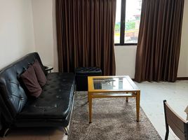 1 Schlafzimmer Wohnung zu vermieten im Mall Suite Serviced Apartment, Khlong Chan
