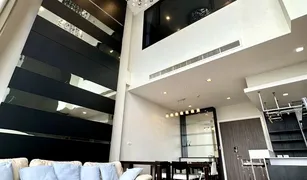 Пентхаус, 3 спальни на продажу в Khlong Ton Sai, Бангкок Urbano Absolute Sathon-Taksin