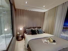 2 спален Кондо на продажу в The Room Sukhumvit 38, Phra Khanong