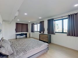 3 Bedroom Condo for sale at Family Condominium, Sam Sen Nai