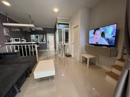 4 Bedroom Townhouse for sale at Golden Town Ramkhamhaeng-Wongwaen, Saphan Sung, Saphan Sung