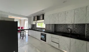 4 Schlafzimmern Haus zu verkaufen in Nong Prue, Pattaya Baan Fah Rim Haad