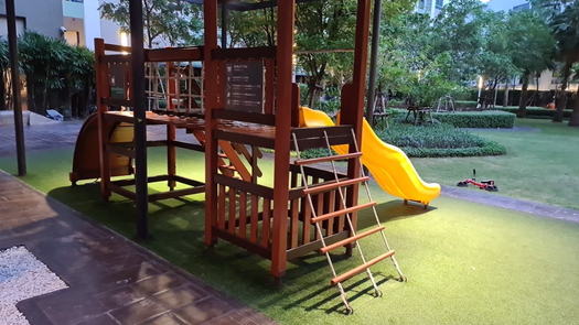3D Walkthrough of the Outdoor Kinderbereich at Lumpini Park Rama 9 - Ratchada