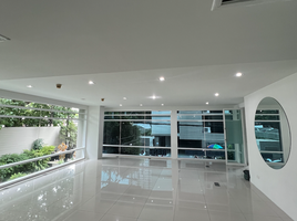 60 m² Office for rent at Click Denim, Khlong Tan Nuea, Watthana, Bangkok