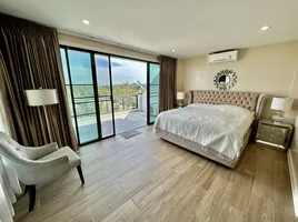4 Bedroom House for sale in Hua Hin City, Hua Hin, Hua Hin City
