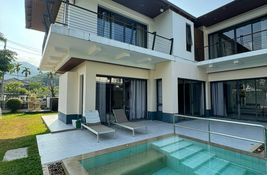 5 bedroom Villa for sale in Phuket, Thailand