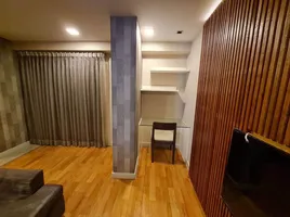 2 Bedroom Apartment for sale at Quad Silom, Si Lom