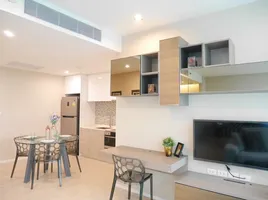 1 Bedroom Condo for rent at The Room Sukhumvit 21, Khlong Toei Nuea