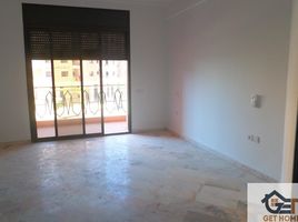 2 Bedroom Apartment for sale at Spacieux Appartement a vendre bien situe dans une résidence avec Piscine a 5 min de centre de Gueliz, Na Menara Gueliz, Marrakech, Marrakech Tensift Al Haouz, Morocco