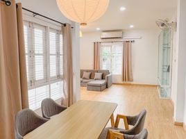 3 Schlafzimmer Reihenhaus zu vermieten im Than Thong Villa, Wichit
