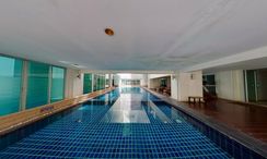 Фото 3 of the Communal Pool at Inspire Place ABAC-Rama IX