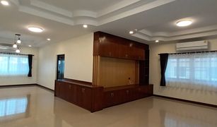 3 Bedrooms House for sale in Phichai, Lampang 