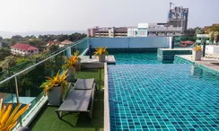 写真 3 of the Communal Pool at Laguna Bay 1