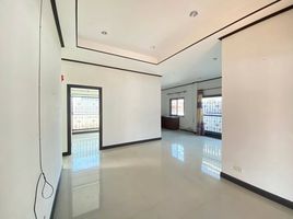 3 Bedroom House for sale at Dhewee Home Bangsaray, Bang Sare