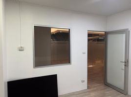 86.50 кв.м. Office for rent at Chao Phraya Tower, Bang Rak