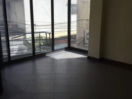 7 спален Здания целиком for rent in Bangkok Christian College, Si Lom, Yan Nawa