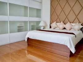 3 спален Кондо в аренду в The Cadogan Private Residences, Khlong Tan Nuea