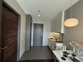 1 Schlafzimmer Appartement zu vermieten im C Ekkamai, Khlong Tan Nuea, Watthana