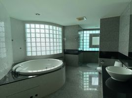 3 спален Кондо в аренду в Seven Place Executive Residences, Khlong Tan Nuea