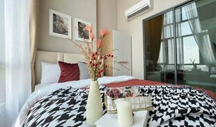 2 Bedrooms Condo for sale in Wong Sawang, Bangkok Metro Sky Prachachuen