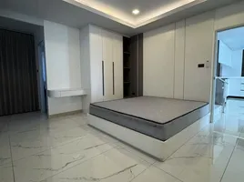 6 Bedroom House for rent at Chokchai Village 9, Nong Prue