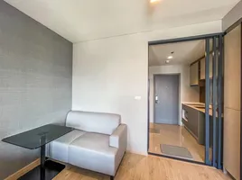 1 Schlafzimmer Wohnung zu vermieten im Ideo Sathorn Wongwianyai, Khlong Ton Sai