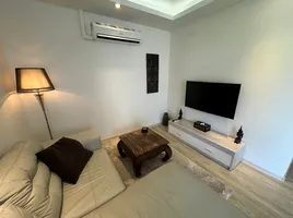 คอนโด 1 ห้องนอน ให้เช่า ในโครงการ เดอะ บลิว คอนโด, บ่อผุด