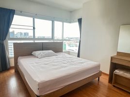2 Bedroom Apartment for sale at The Parkland Phetkasem Condominium, Bang Khae