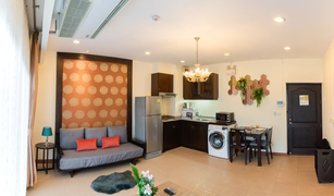 曼谷 Phra Khanong Nuea Sarin Suites 1 卧室 公寓 售 