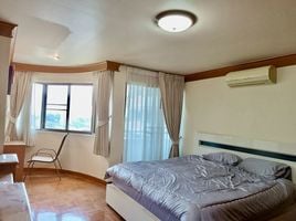 3 Schlafzimmer Appartement zu vermieten im Rimping Condominium, Wat Ket