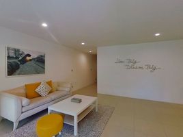 1 Bedroom Condo for rent at Benviar Tonson Residence, Lumphini