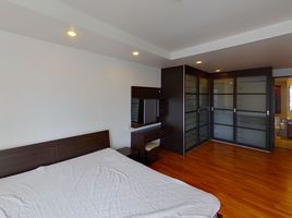 2 спален Кондо в аренду в Avenue 61, Khlong Tan Nuea, Щаттхана, Бангкок