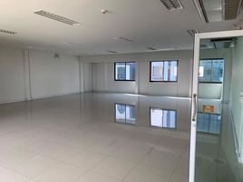 150 m² Office for rent at Bangna Complex Office Tower, Bang Na, Bang Na