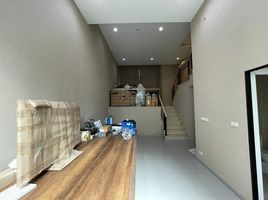 3 Bedroom Townhouse for sale at Arden Phatthanakan, Suan Luang