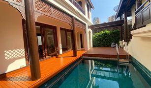 3 Bedrooms Villa for sale in Phra Khanong Nuea, Bangkok 