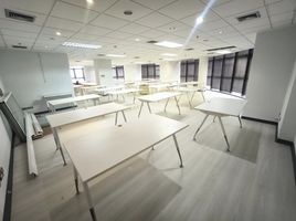 285 SqM Office for rent at Modern Town, Khlong Tan Nuea