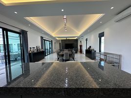 4 Bedroom Villa for sale in Hua Hin, Thap Tai, Hua Hin