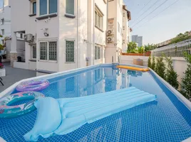 6 Bedroom Villa for rent at Busarakum Place, Chomphon, Chatuchak, Bangkok
