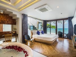 66 Bedroom Hotel for sale in Hin Ta And Hin Yai Rocks, Maret, Maret