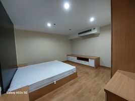 2 Bedroom Condo for sale at Nusa State Tower Condominium, Si Lom