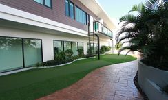 Photo 2 of the Communal Garden Area at The Shine Condominium