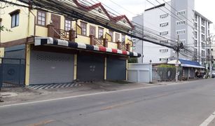 4 Schlafzimmern Reihenhaus zu verkaufen in Bang Kraso, Nonthaburi 